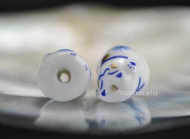 10 beads- Porcelain Lucky Cat beads 15mm, Ceramic Maneki Neko, Drilled with hole, White Blue Kawaii Cat-(TC-149-2)