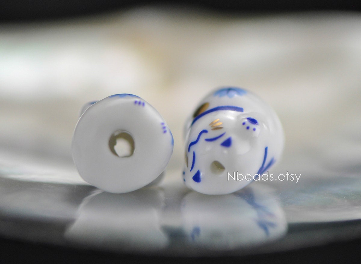 10 beads- Porcelain Lucky Cat beads 15mm, Ceramic Maneki Neko, Drilled with hole, White Blue Kawaii Cat-(TC-149-2)