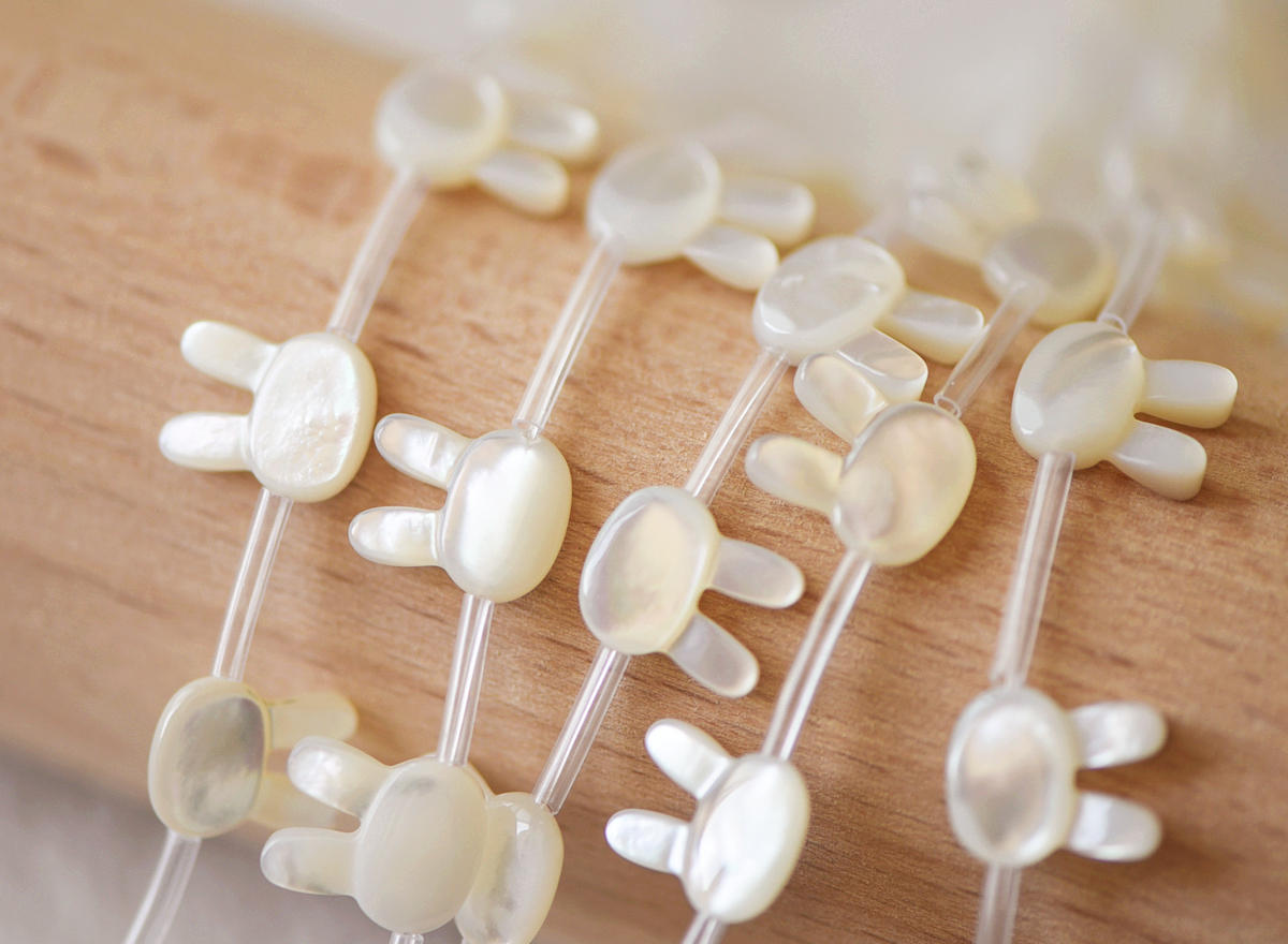10pcs White/ Pink Mother of Pearl Shell Bunny Beads, Cute Rabbit Charms 12mm -(#V1312)
