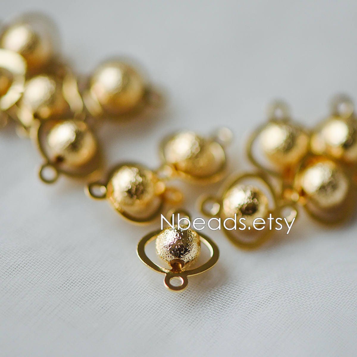 10pcs Gold plated Brass Connectors with Matte Round Beads, Lead Nickel Free (GB-151)