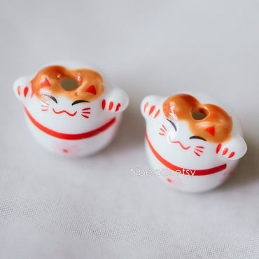 10 beads- Porcelain Lucky Cat beads 17mm, Handmade Ceramic Maneki Neko, Drilled Through Kawaii Cats (TC-154)