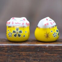 10 beads- Porcelain Lucky Cat beads 15mm, Ceramic Maneki Neko, Drilled with Large Hole, Yellow Green Red Pink Kawaii Cat -(TC-151)