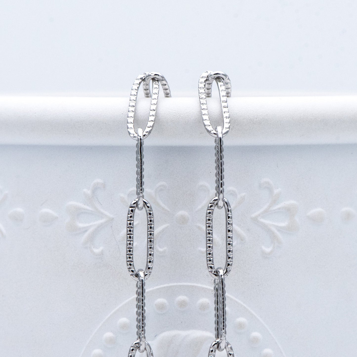 Stainless Steel Oval Link Chain: Silver Tone DIY Jewelry Findings (4x12mm) (LK-295)/ 1 Meter