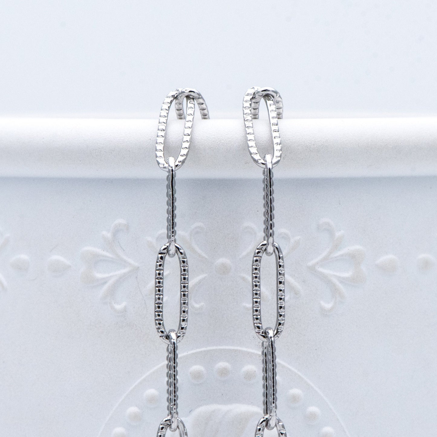 Stainless Steel Oval Link Chain: Silver Tone DIY Jewelry Findings (4x12mm) (LK-295)/ 1 Meter