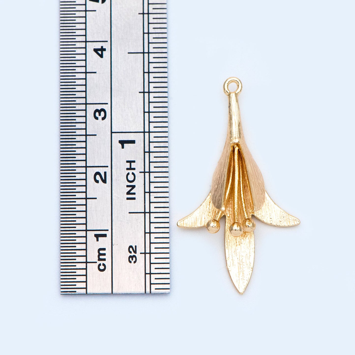 10pcs Gold Lily Flower Pendants 34x19mm, Real Gold plated Brass Floral Charms (GB-1079)