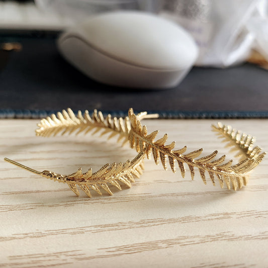 4pcs Gold / Silver Tone Feather Earring Studs 34mm, 18K Gold/ Rhodium plated Brass, Round Circle Leaf Earring (GB-1050)