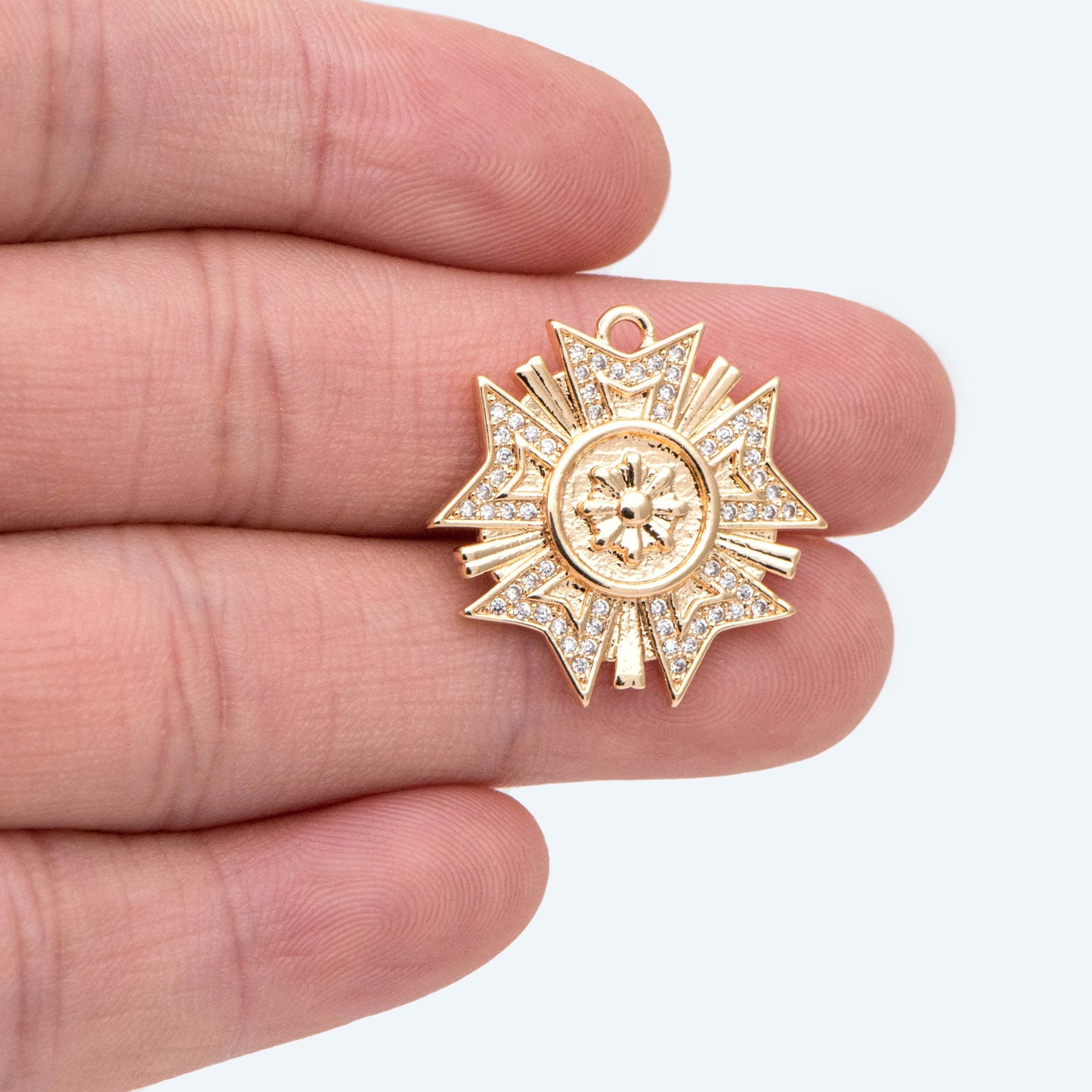 4pcs CZ Pave Gold Medallion Charm, Medal charm Pendant, Jewelry Supply (GB-1766-G)