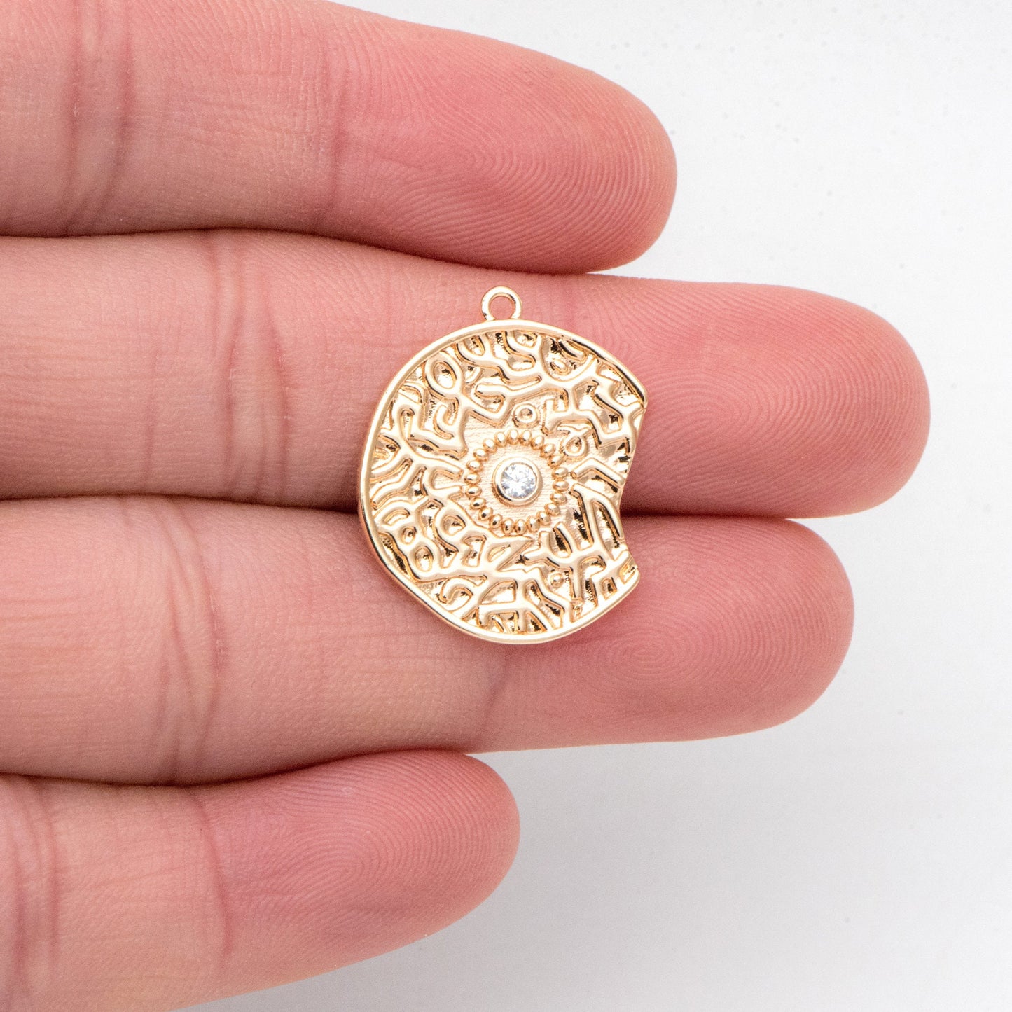 4pcs CZ Pave Gold Gap Disc Charm, Gap Round Pendant, Necklace Charm, Jewelry Making Supplies (GB-1766-E)