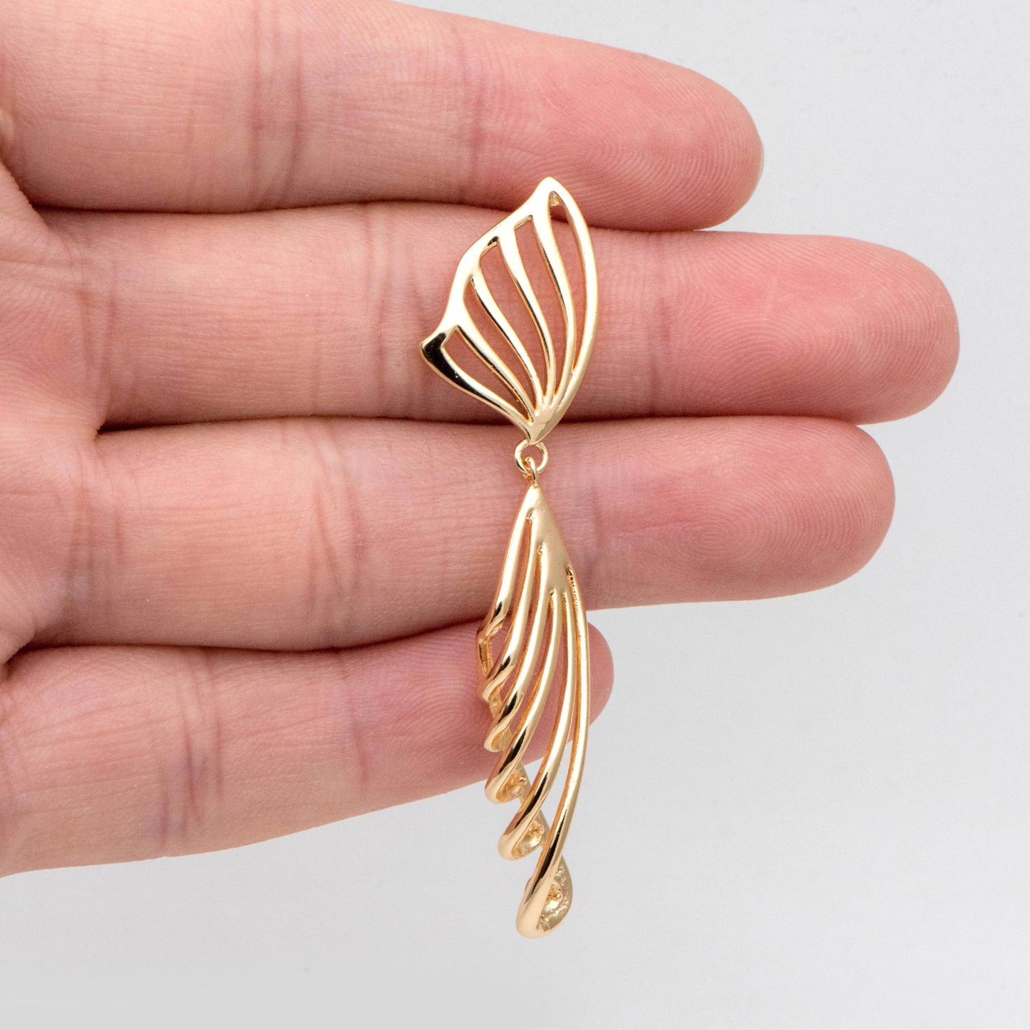 4pcs Gold Fishtail Earring With 3 Pearl Pegs, 18K Gold plated Brass Dainty Earrings (GB-2767)