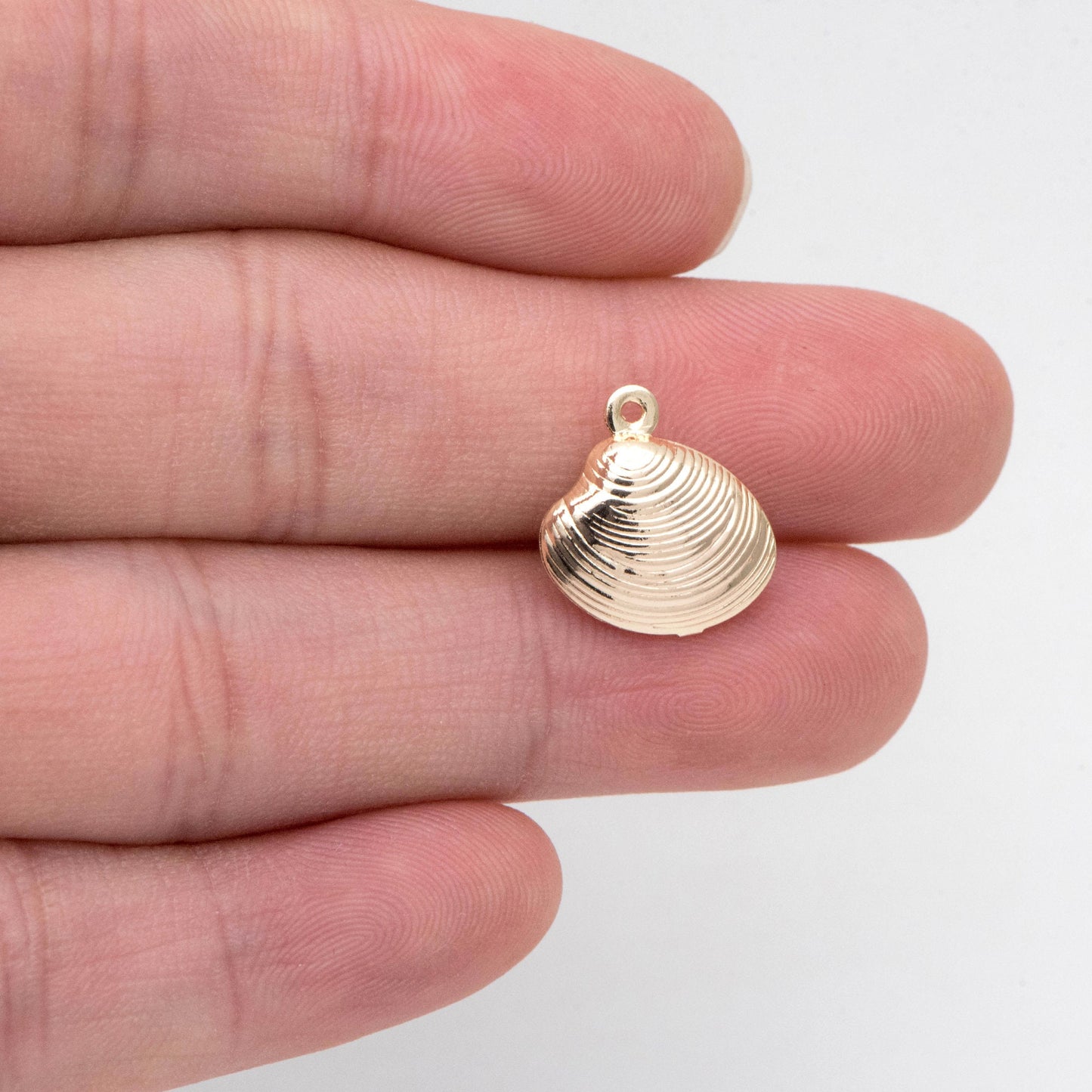 10pcs Gold Seashell Charms 13.5x14mm, 18K Gold plated Brass, 3D Shell Dangle Pendants (GB-2680-B)