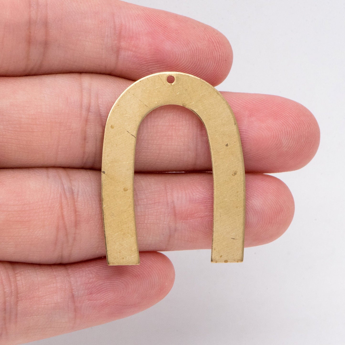 10pcs Raw Brass U Shaped Charms 35x27mm, Brass Findings Wholesale (RB-239)