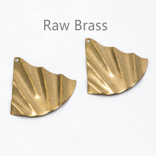 10pcs Raw Brass Ribbed Fan Charm Pendants 32x32mm, Brass Findings Wholesale (RB-252)