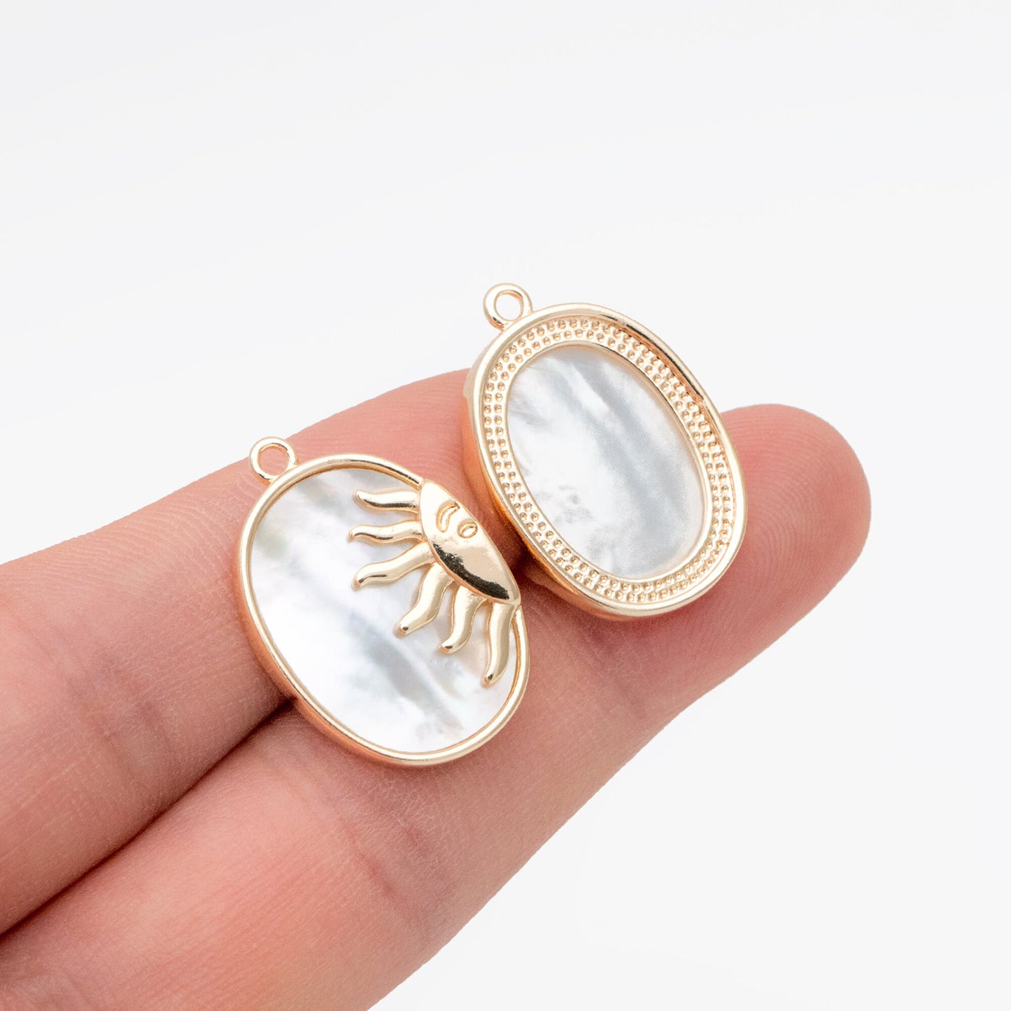 4pcs Shell Pave Gold Sun Charm, 18K Gold plated Brass, Sun Face Oval Pendants (GB-2259-G)