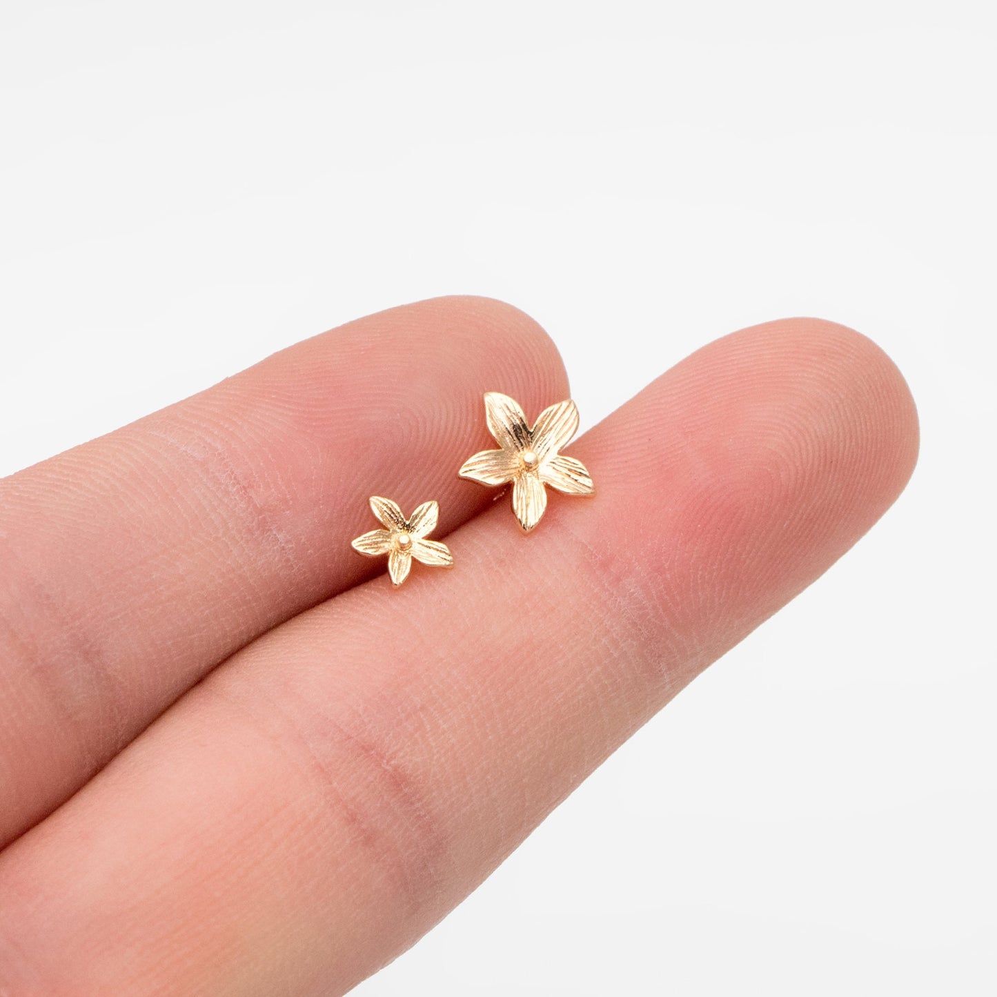 10pcs Gold/ Silver Flower Ear Posts 6/ 8mm, 18K Gold/ Rhodium plated Brass, Floral Earring Studs (GB-3532)