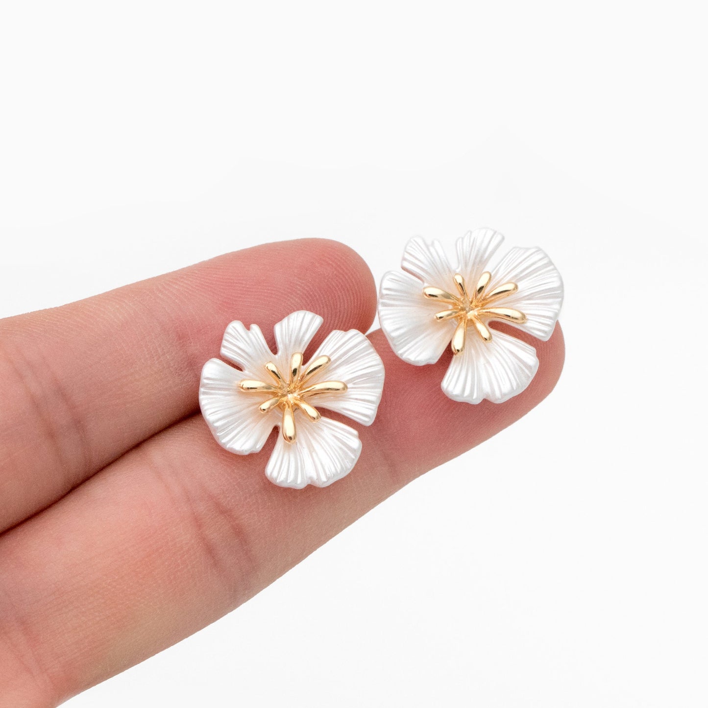 4pcs White Flower Earring with Loop, Gold Plated Brass, Jewelry Making, Diy Material, Jewelry Supplies (GB-3731)