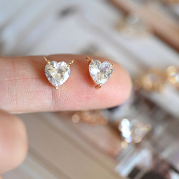 4pcs Rhinestone Connector Beads 8.5x9mm, Clear Rhinestone Heart Charms, Gold Plated Brass Findings (GB-215-B)