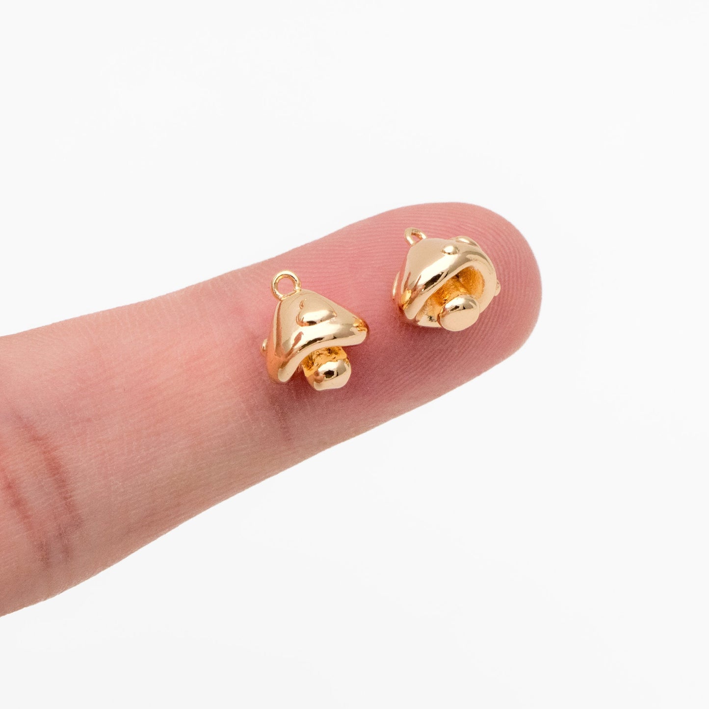 10pcs Gold Heart Mushroom Charm 10x8mm, Real Gold plated Brass Mushroom Pendants (GB-4589-J)
