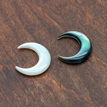 4pcs Mother of Pearl Crescent Moon Beads, Natural MOP Shell Moon Charms 15mm (BK-037-A)