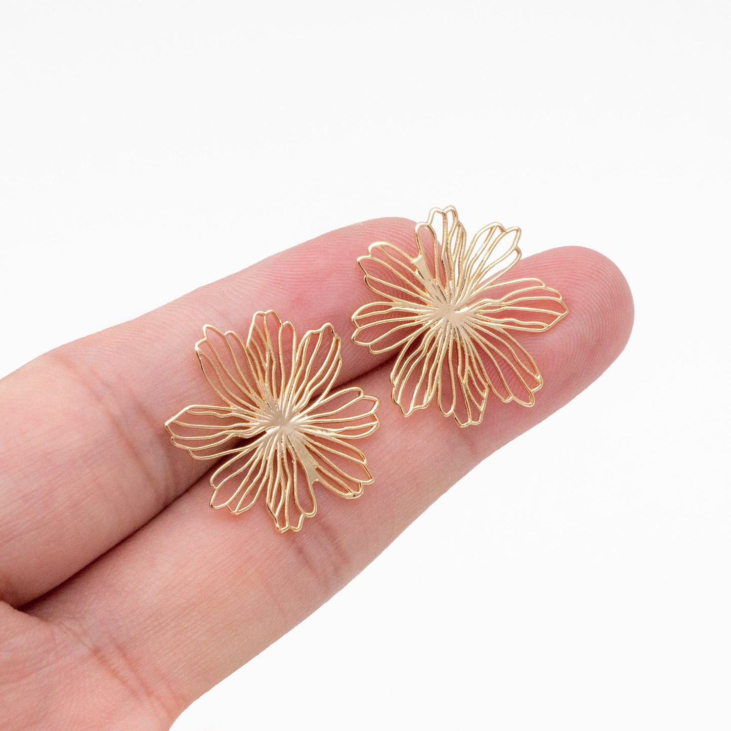4pcs Gold/ Silver Hollow Flower Post Earrings 22x23mm, Gold/ Rhodium plated Brass Floral Stud Earring (#GB-4000)