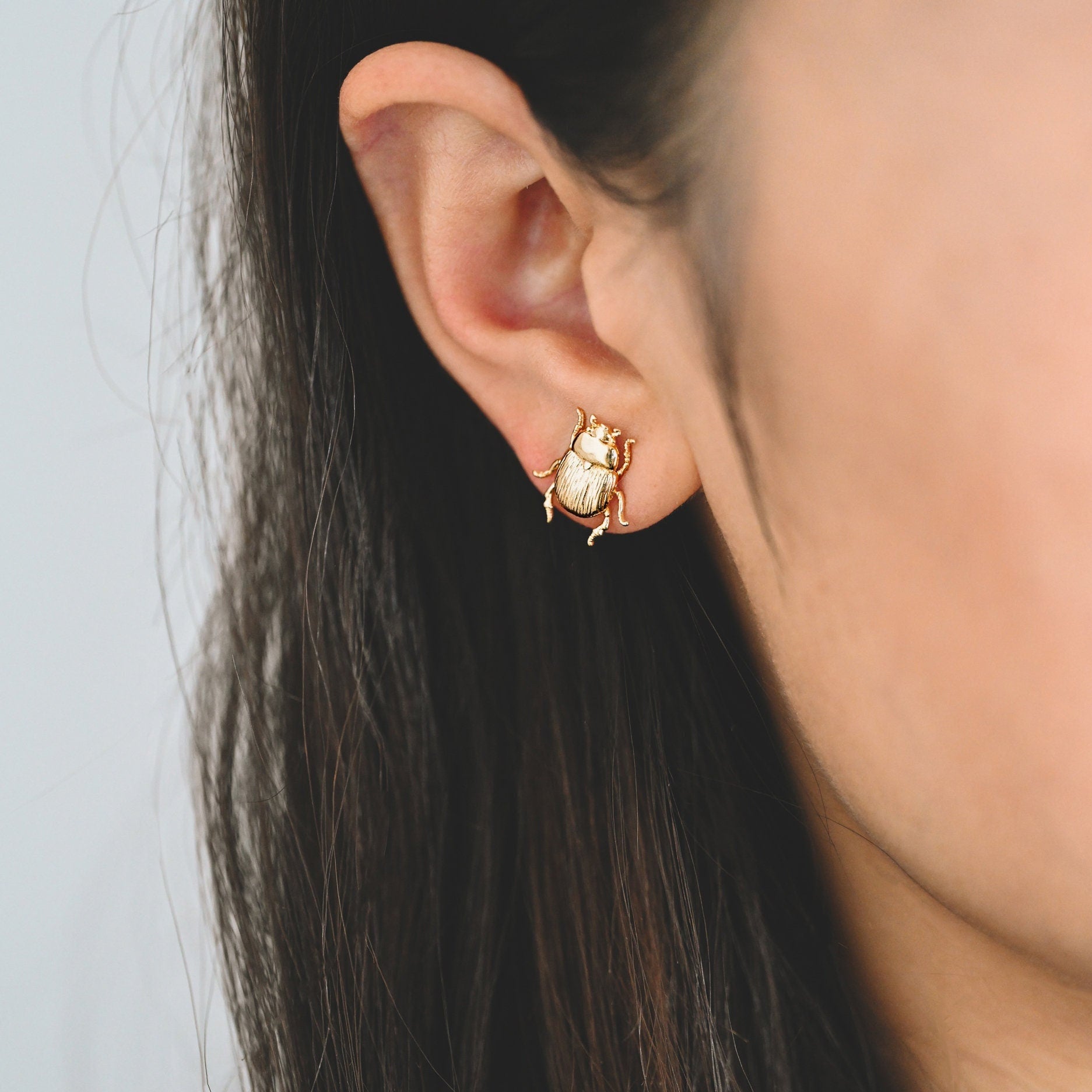 10pcs Gold/ Silver Texture Beetle Earrings 14x13mm, Gold/ Rhodium Plated Brass, Insect Stud Earrings (GB-4026)