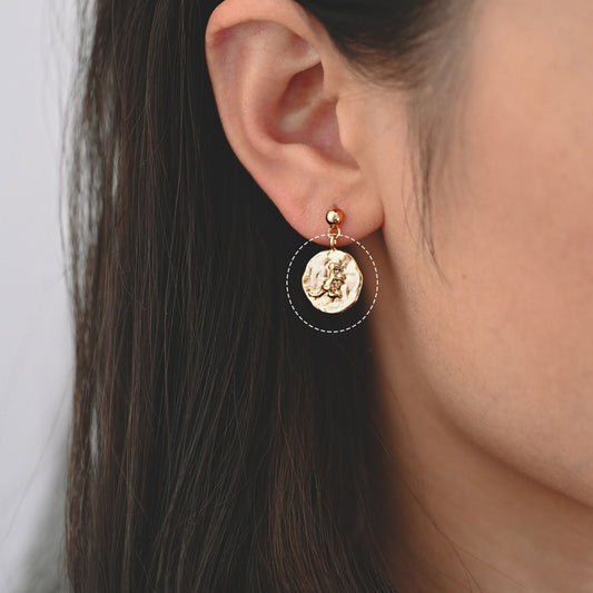 4pcs Gold Round Dinosaur Charm, 18K Gold plated Brass, Disk Pendants (GB-3464-D)