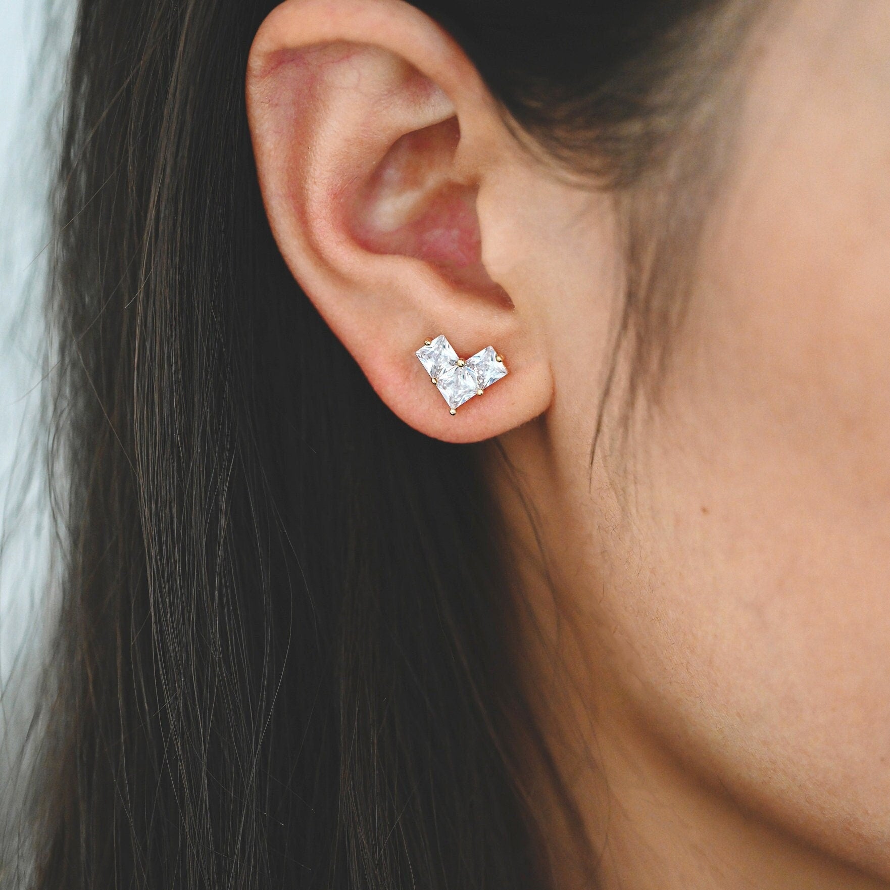 4pcs CZ Pave Heart Ear Posts, Gold Plated Brass Stud Earrings, Jewelry Findings, Wholesale Supplies (GB-3008)