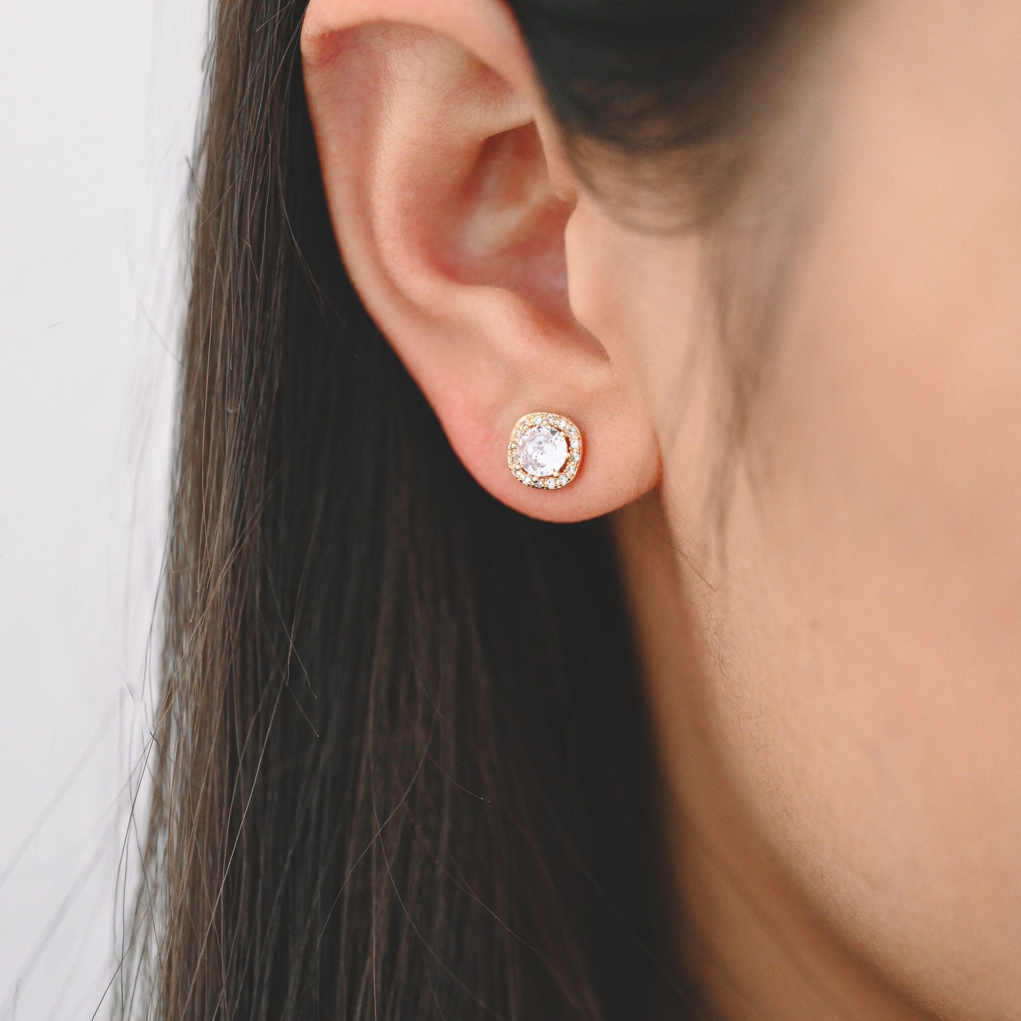 4pcs CZ Pave Round Ear Posts 7.5mm, Gold Plated Brass Stud Earrings (#GB-3371-B)