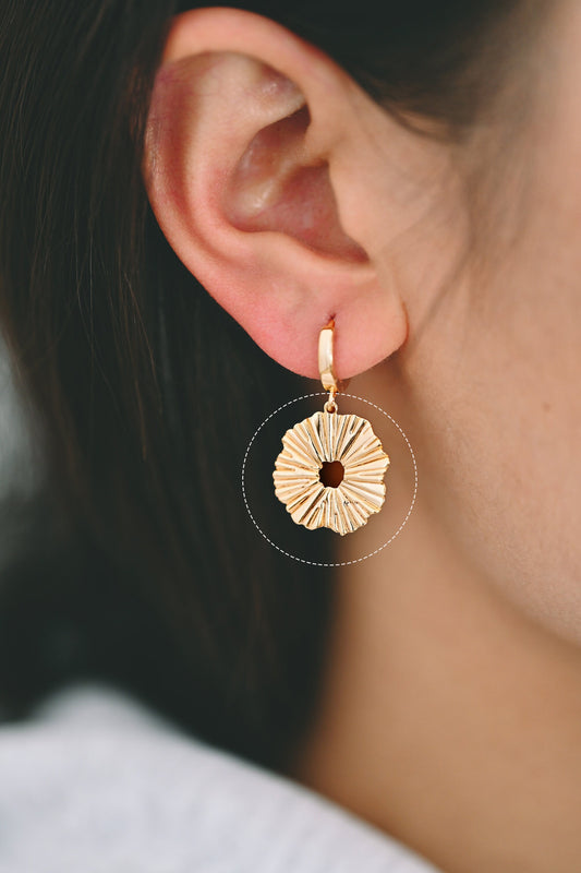 10pcs Gold Wrinkled Circle Charms 20x18mm, 18K Gold plated Brass, Disk Sun Pendants (GB-1404-F)