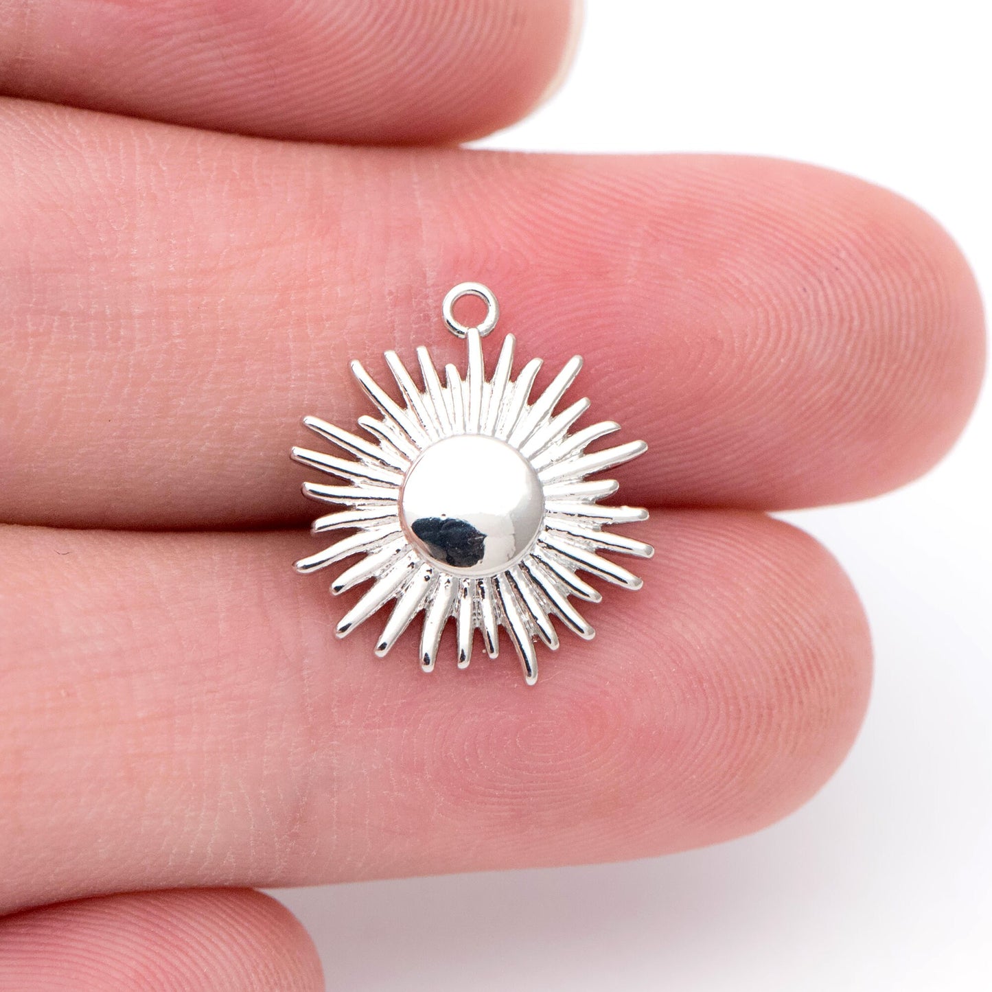 4pcs Gold/ Silver Tone Round Sun Charms 16x14mm, 18K Gold/ Rhodium plated Brass, Disk Sun Pendants (GB-1311-B)