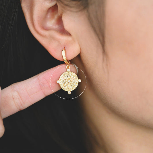 4pcs CZ Pave Gold Round Charm 19x17mm, Antique pendant, Necklace makings, Jewelry making supplies (GB-3464-G)