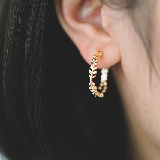 10pcs Dainty Gold Leaf Hoop Earrings, Gold Hoop Earring, 25mm Circle Leaf Earring (GB-1975)