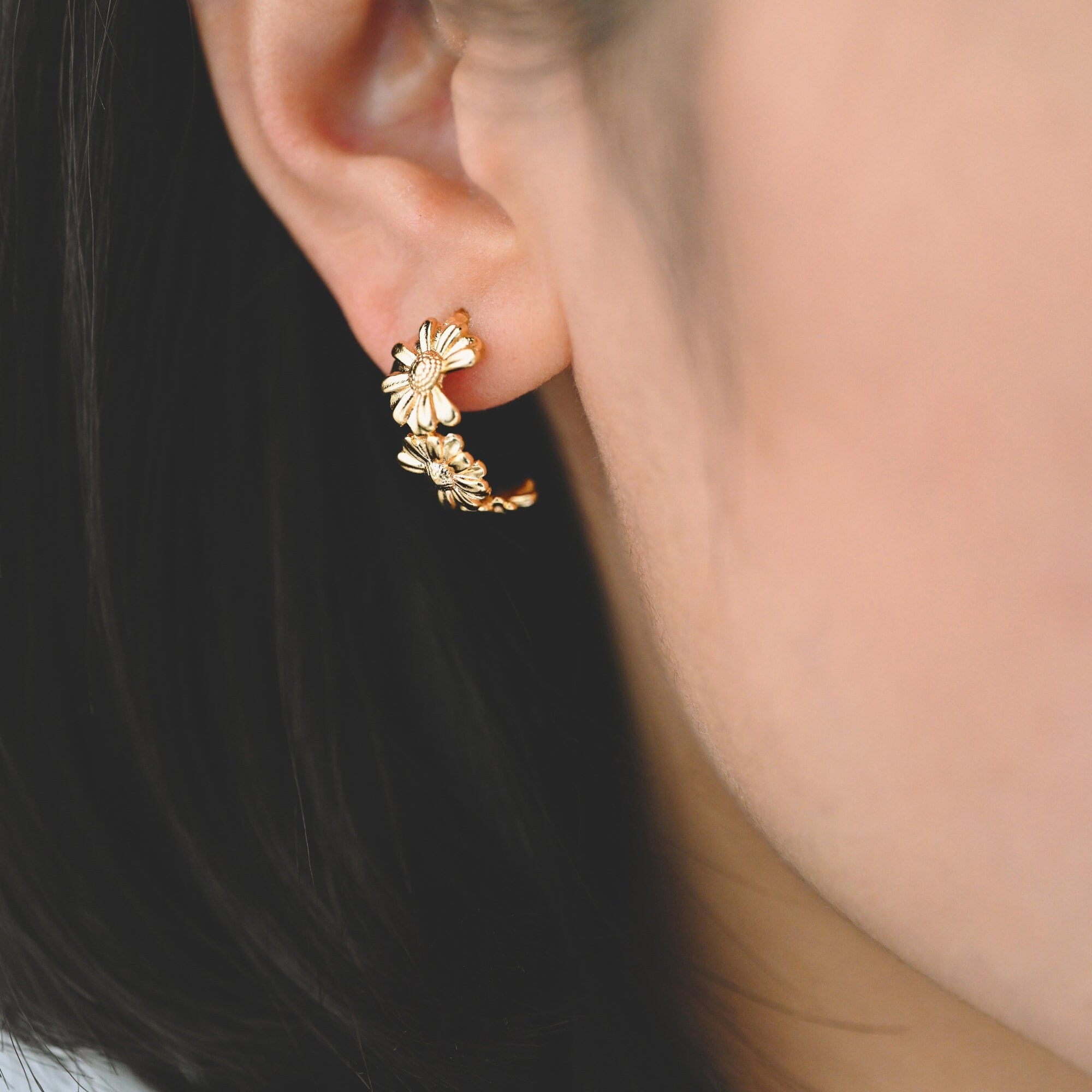 10pcs Gold plated Brass Flower Earring Posts, Daisy Stud Earrings (GB-1977)