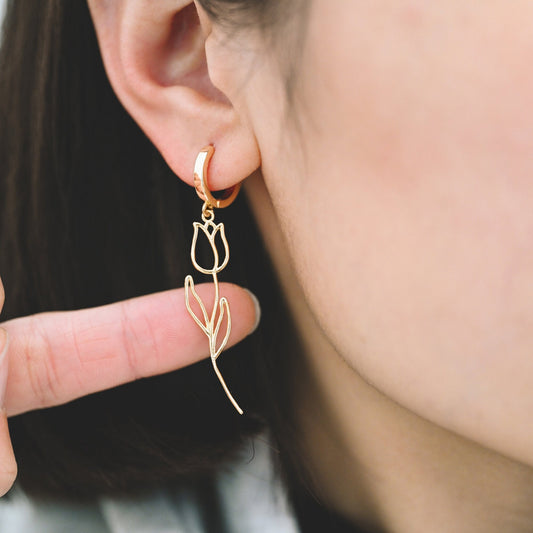 10pcs Gold Hollow Tulip Charms, 18K Gold plated Brass, Flower Earring Pendants (GB-4425-H)