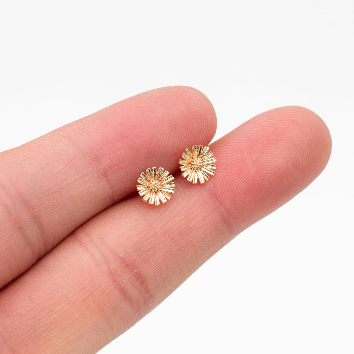 10pcs Gold Tiny Daisy Earrings 6.5mm, Gold Plated Brass, Minimalist Daisy Stud Earrings (GB-3381-E)