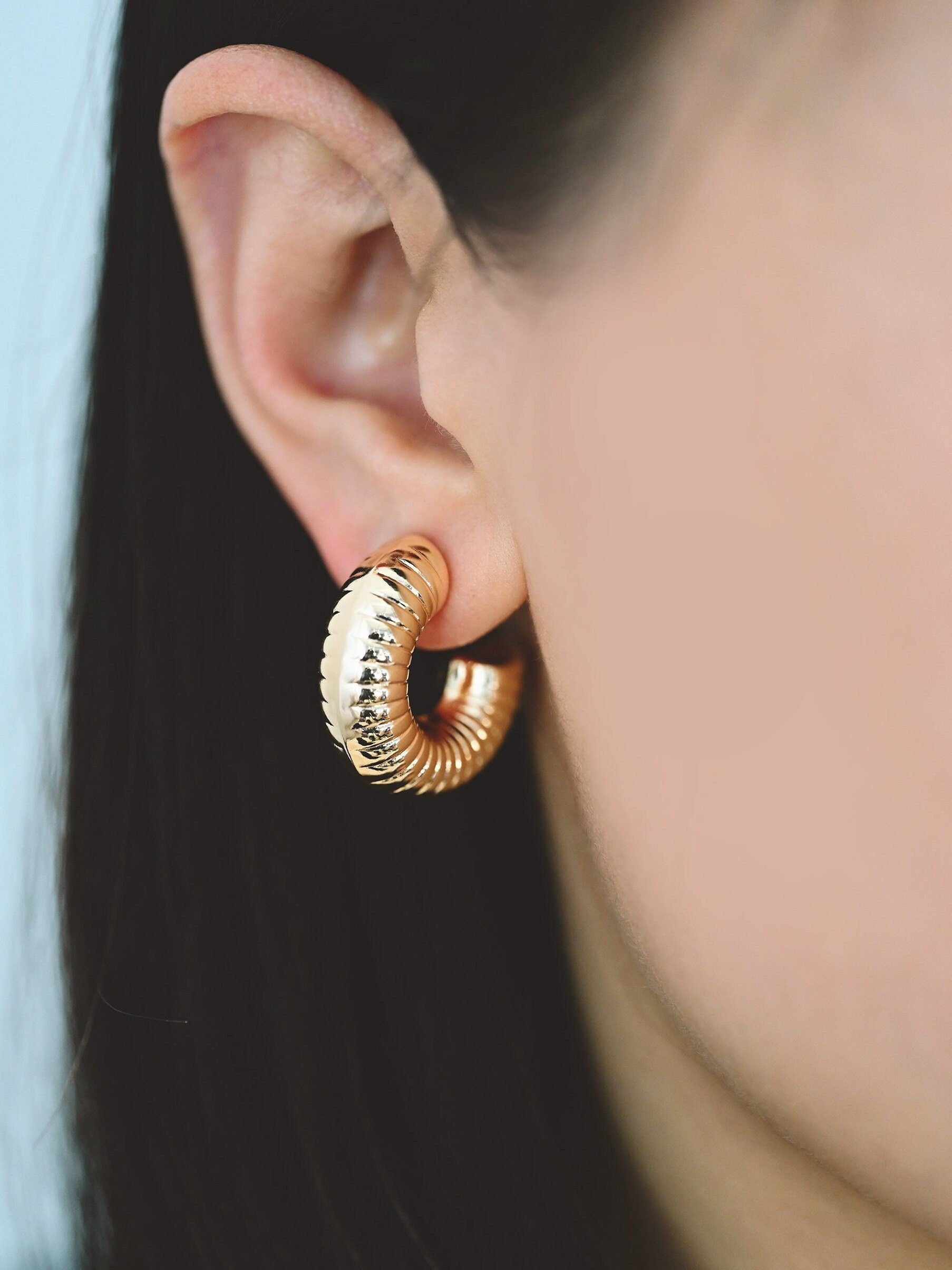 4pcs Gold Round Circle Earrings 25mm, Gold plated Brass, Dainty Geometric Hoop Stud Earrings (GB-4265)