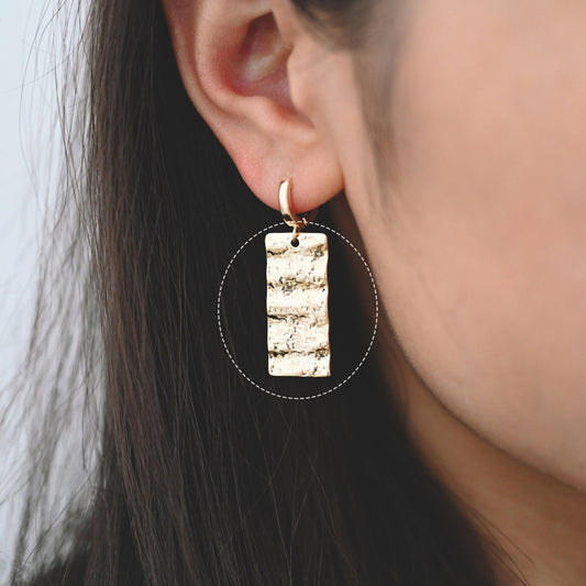 10pcs Gold Wavy Rectangle Charms 28x13mm, 18K Gold plated Brass Hammered Geometric Pendant (GB-2977-H)
