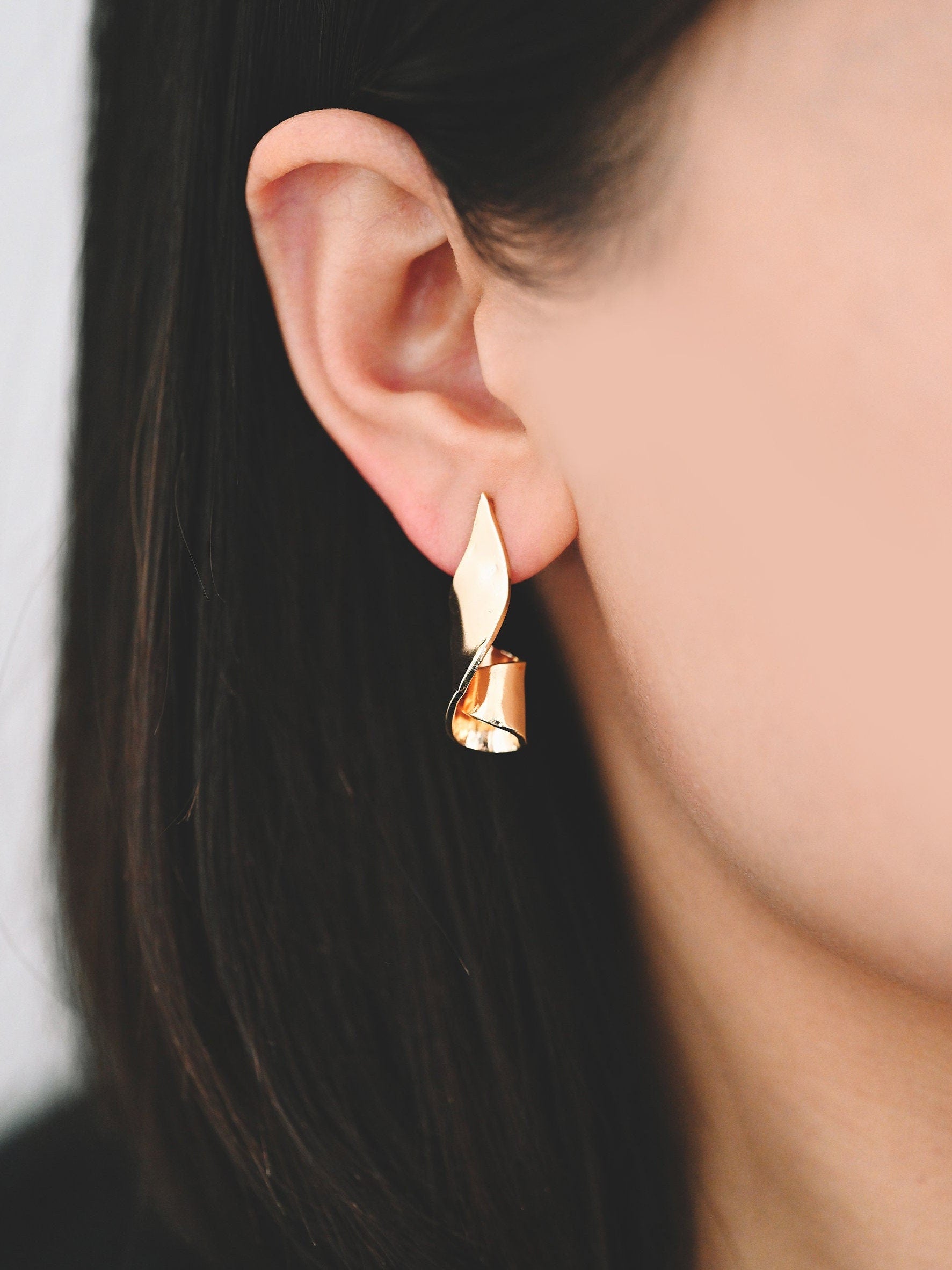 4pcs Gold/ Silver Curly Stud Earrings, 18K Gold/ Rhodium plated Brass, Unique Earrings (GB-4312)