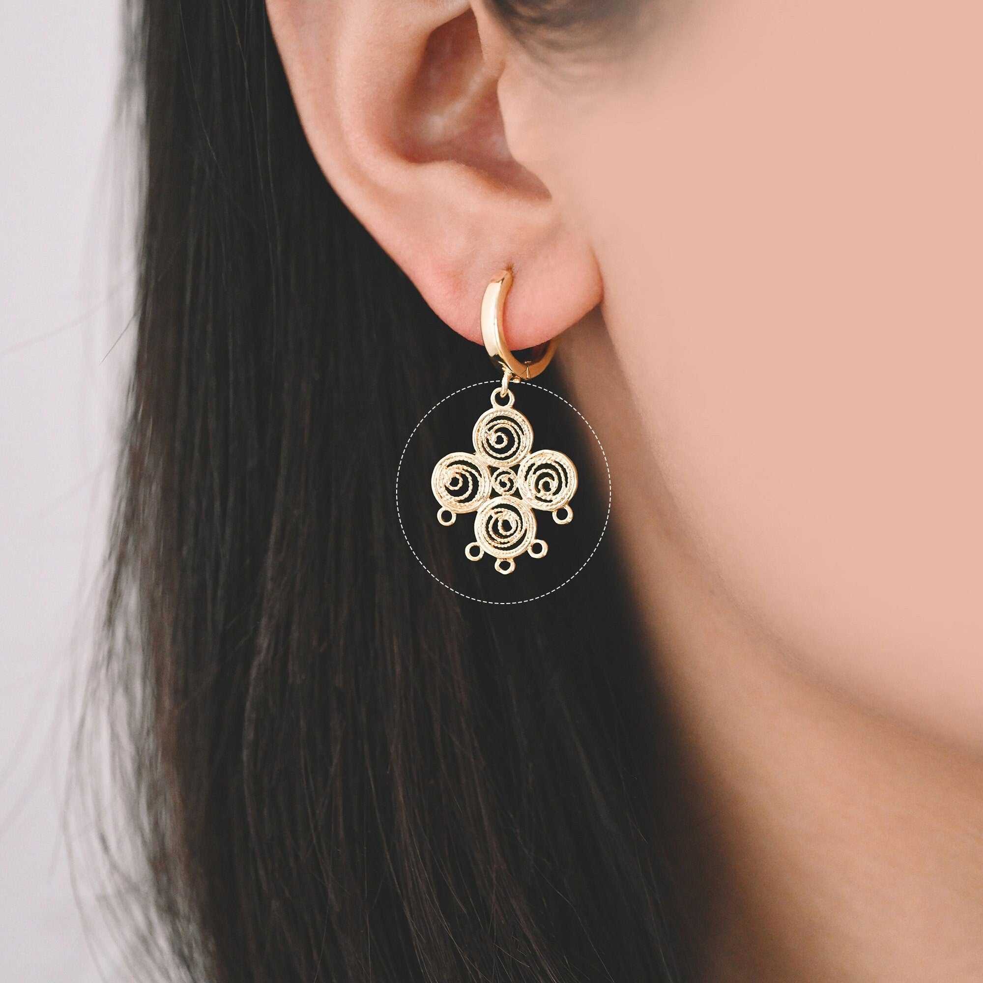 10pcs Gold Filigree Connectors, Gold plated Brass Earring Charms, Necklace Pendants with Loops 22x17mm (GB-3091-F)
