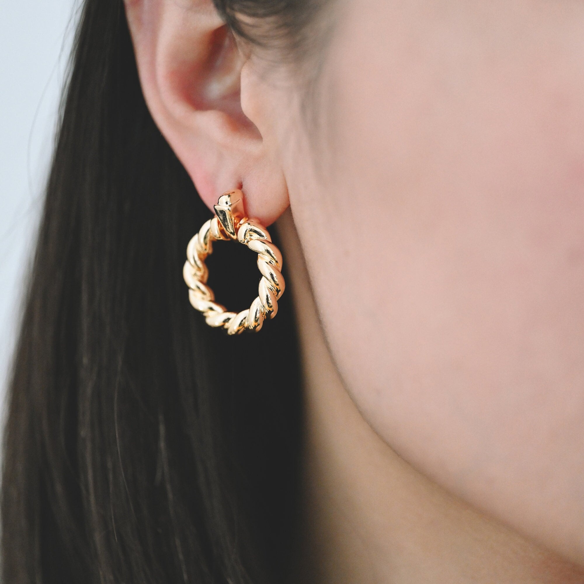 4pcs Gold Chunky Twisted Cricle Earrings, 30x24mm, Geometric Earring, Hoop Earrings (GB-2004)