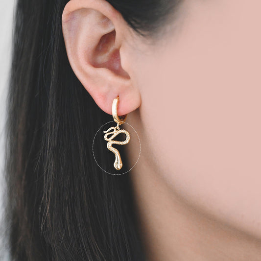 4pcs Gold Snake Charm 21x13mm, Snake Necklace, Snake Jewelry Snake Pendant, 18K Gold Plated Brass (GB-2756-E)