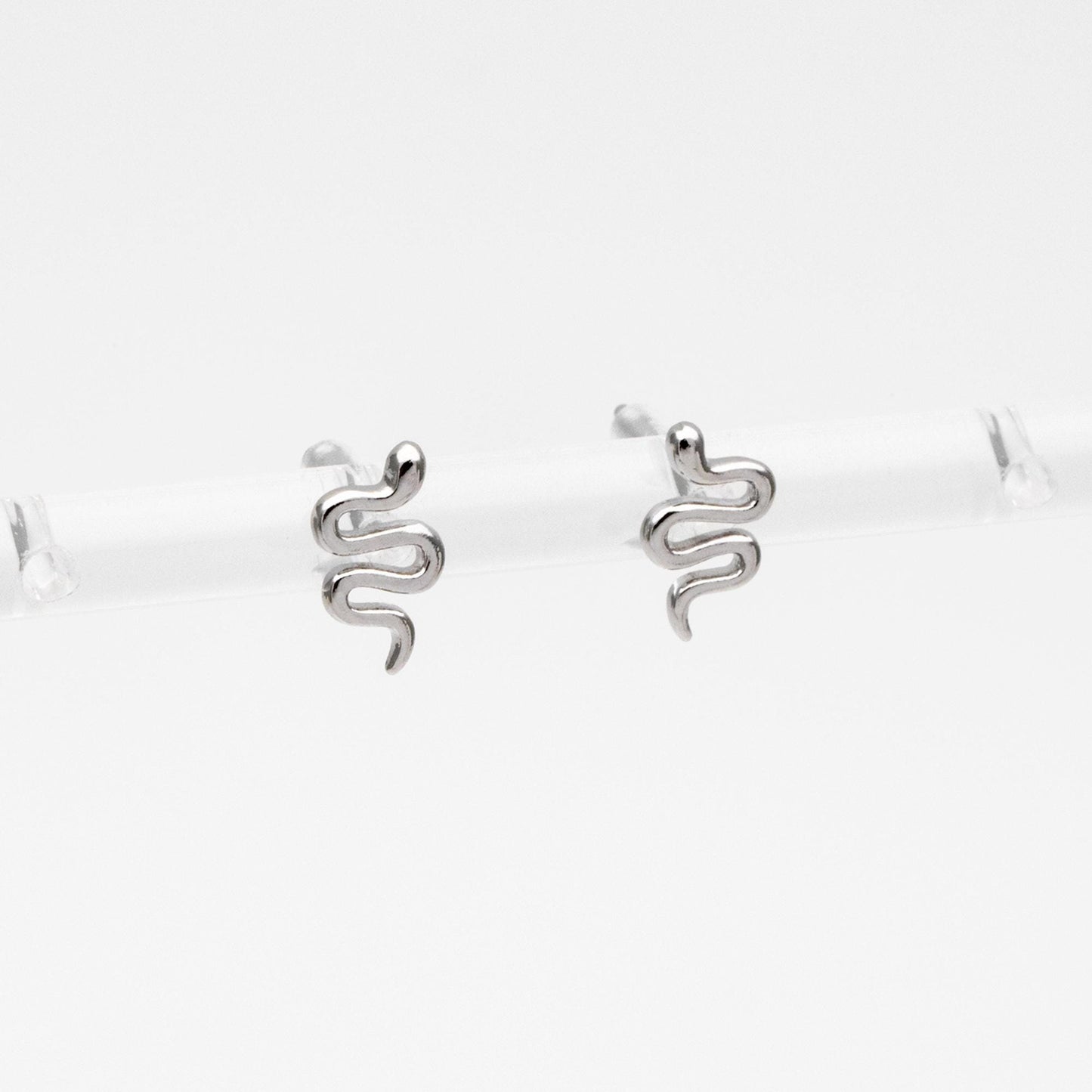 10pcs Gold/ Silver Snake Earrings 6x10mm, Gold/ Rhodium Plated Brass, Minimalist Snake Stud Earrings (GB-4076)