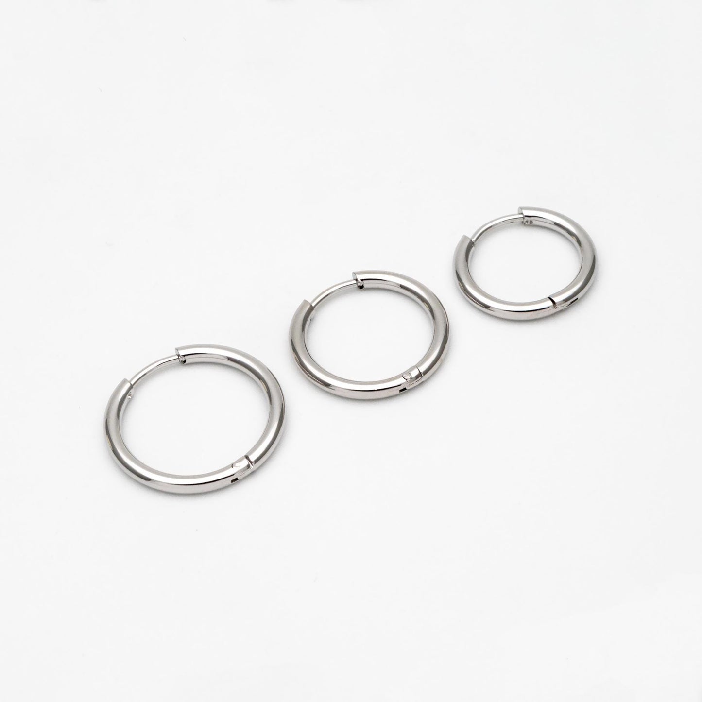 10pcs Gold/ Silver Tone Huggie Hoop Earrings, 2mm thick, 16/ 18/ 20mm, Stainless Steel Huggies, Minimalist Hoop Earrings (GB-2209)