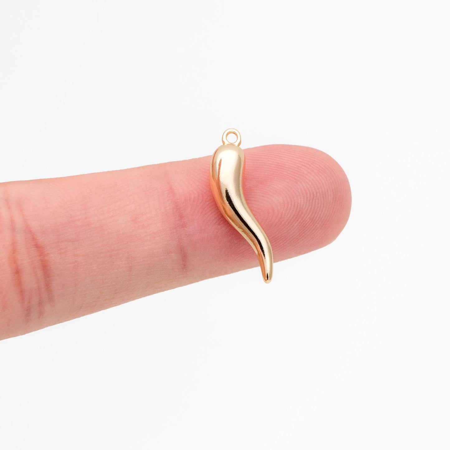 10pcs Gold Chili Charms, 18K Gold plated Brass, Pepper Pendants (GB-4606)