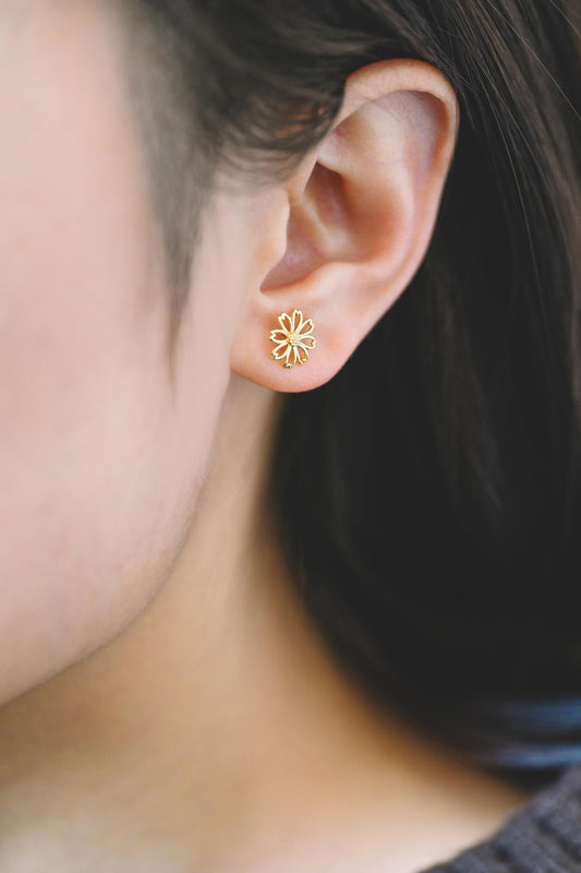 10pcs Gold Hollow Flower Earring, 9mm, Gold Plated Brass Daisy Stud Earrings, DIY Ear Findings (GB-4323-B)