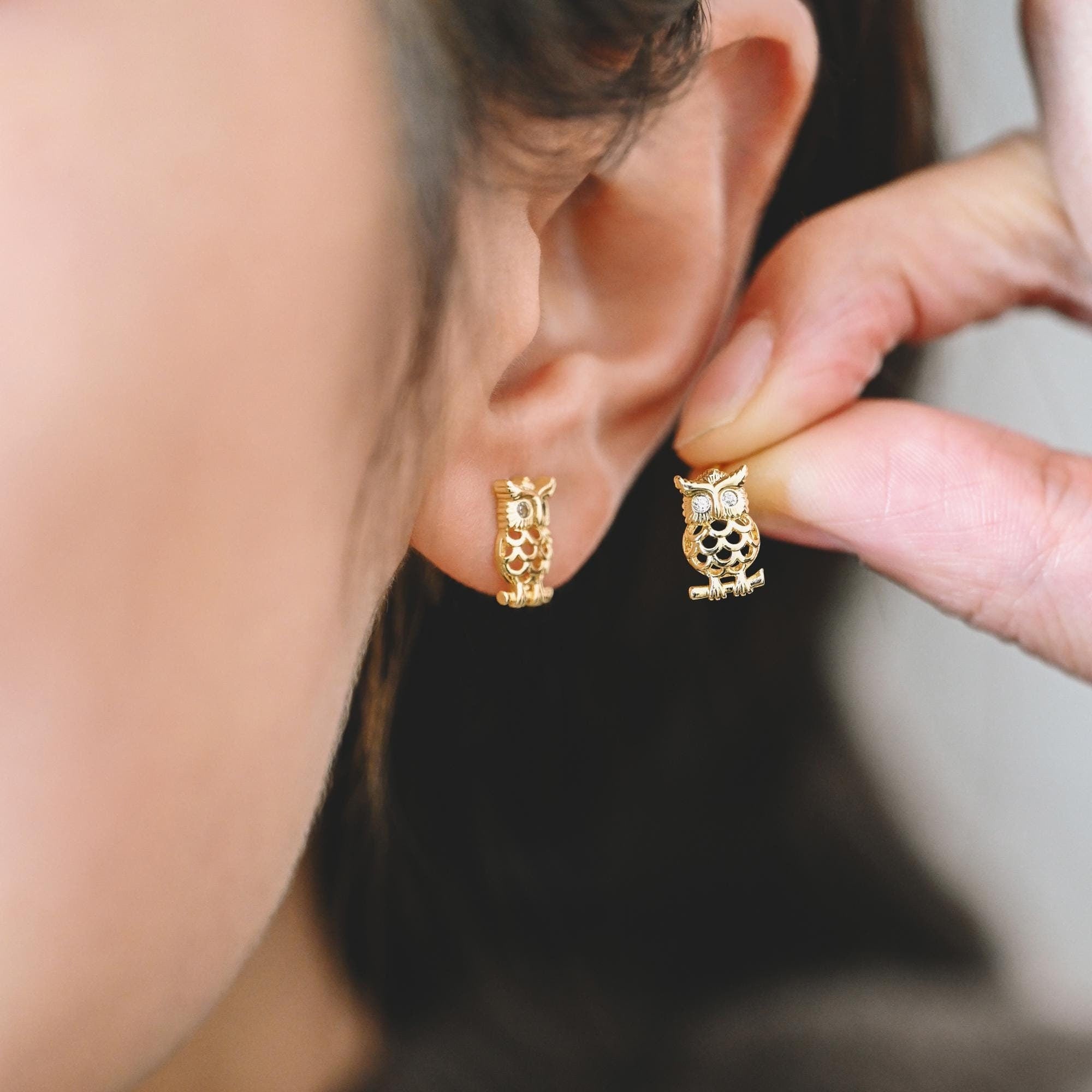 10pcs CZ Pave Gold Owl Earrings 11x7mm, Gold Plated Brass, Bird Stud Earrings (GB-3999)