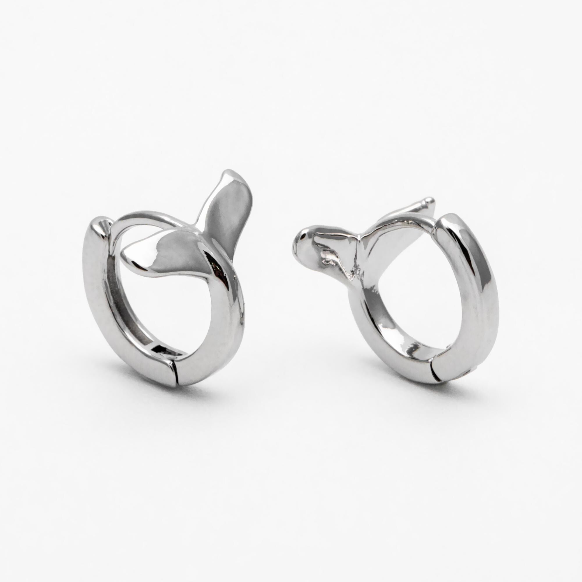 4pcs Gold/ Silver Whale Tail Hoop Earrings, Dainty Huggie Earrings, Minimalist Hoops, Huggies (GB-4340)