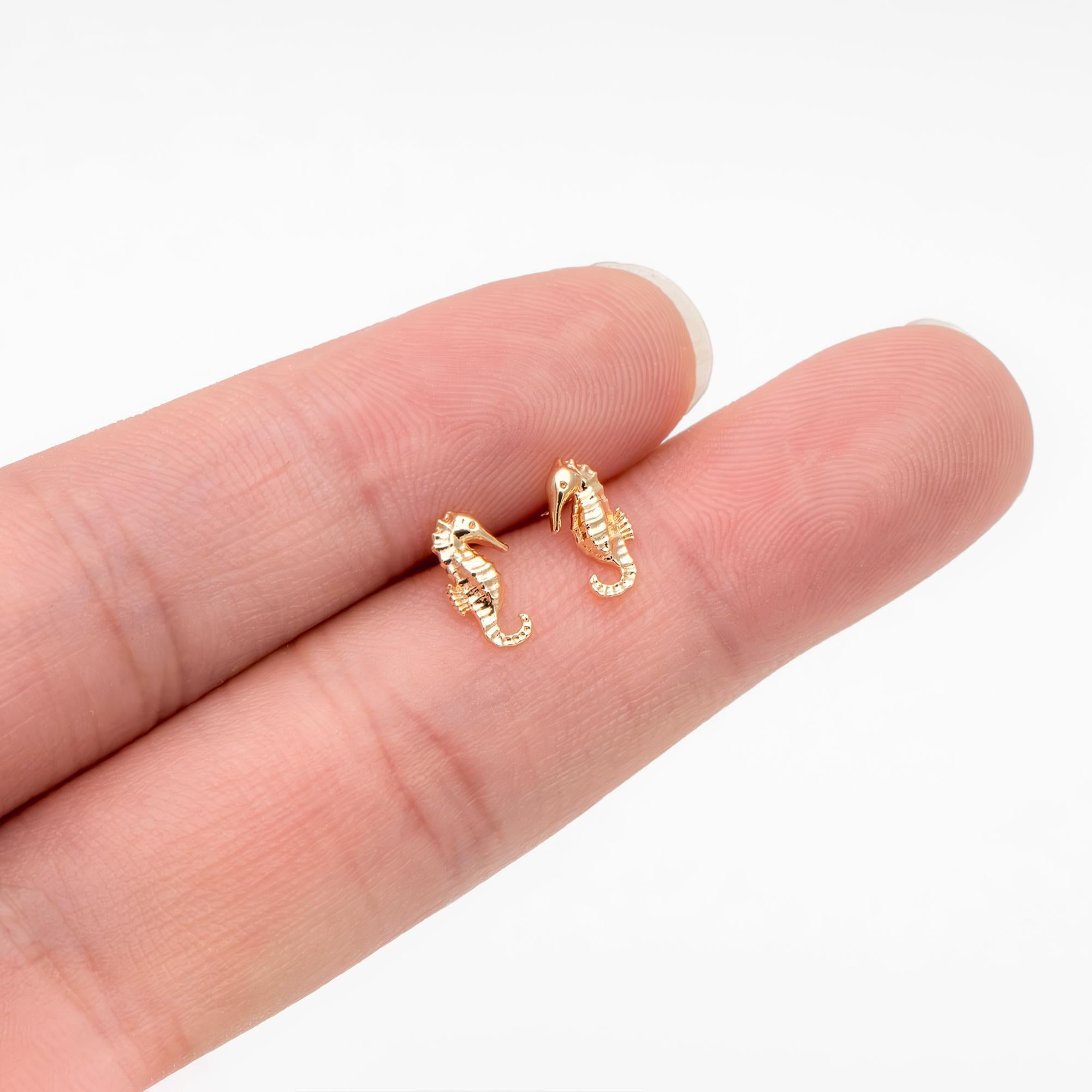 10pcs Gold/ Silver Sea Horse Earrings, 18K Real Gold/ Rhodium plated Brass, Cute Ocean Stud Earrings (GB-4460-D)