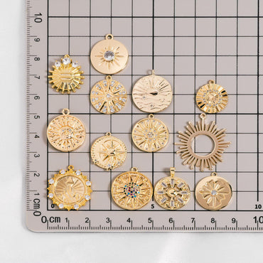 4pcs Gold Round Sun Charms , 18K Gold plated Brass, Disk Sun Pendants (GB-1232)