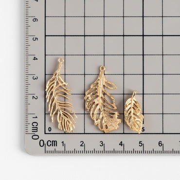 4pcs Gold Feather Charms, 18K Gold plated Brass Feather Pendants, Lead Nickel Free (GB-858)