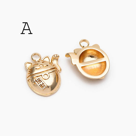 10pcs Gold plated Brass Cat Charms, Lucky Cat Maneki Neko Pendants (GB-2431)
